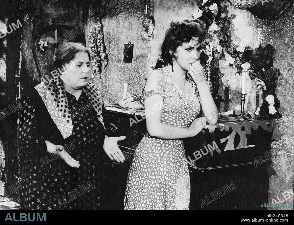 GINA LOLLOBRIGIDA in BREAD, LOVE AND DREAMS, 1953 (PANE, AMORE E FANTASIA), directed by LUIGI COMENCINI. Copyright TITANUS.