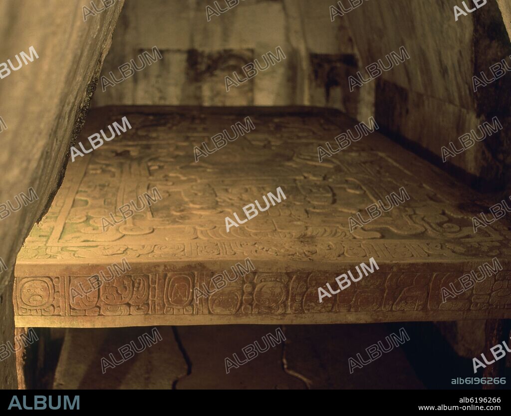TEMPLO DE LAS INSCRIPCIONES-INTERIOR.