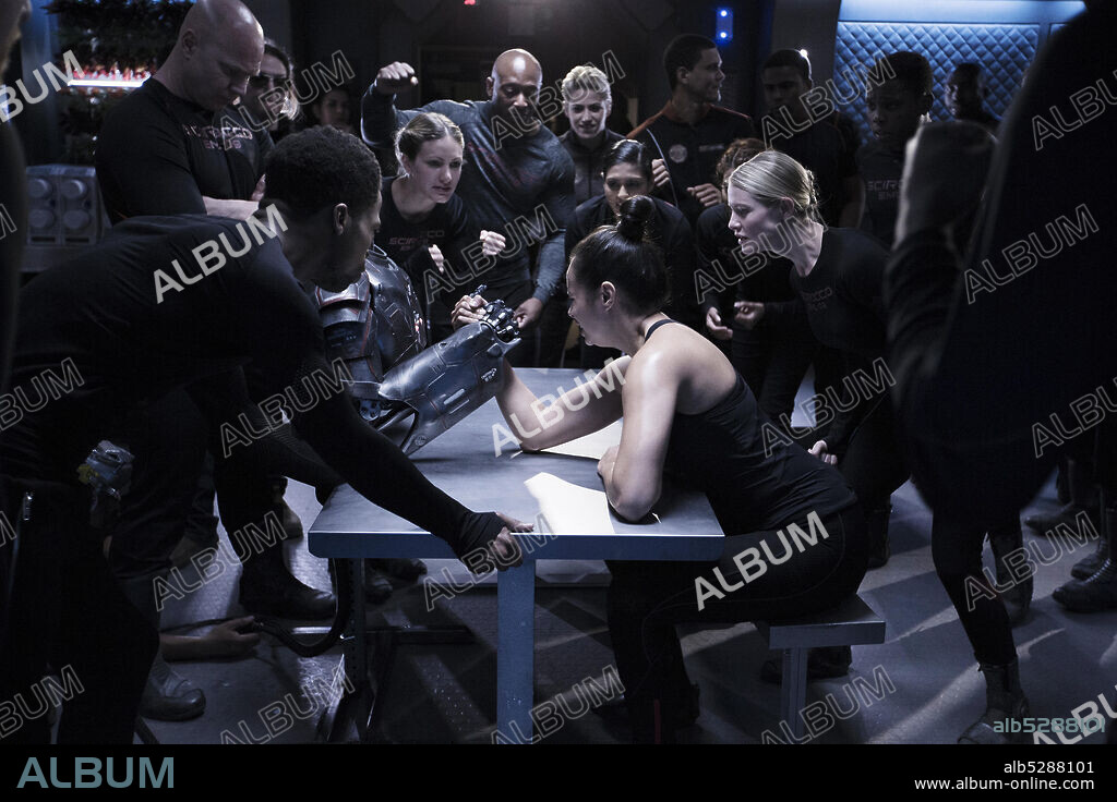 Frankie Adams in THE EXPANSE, 2015, directed by ROBERT LIEBERMAN. Copyright ALCON ENTERTAIMENT / Hivemind. Season 2 Chapter 1.