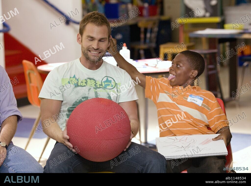 BOBB'E J. THOMPSON y SEANN WILLIAM SCOTT en MAL EJEMPLO, 2008 (ROLE MODELS), dirigida por DAVID WAIN. Copyright NEW REGENCY PICTURES / URDANK, SAM.