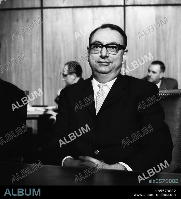 Albertz, Heinrich Politiker (SPD), 1966/67 Regierender Bürgermeister von Berlin, Breslau 22.1.1915 - Bremen 18.5.1993. Heinrich Albertz nach seinem Rücktritt vom Amt des Regierenden Bürgermeisters 1967.