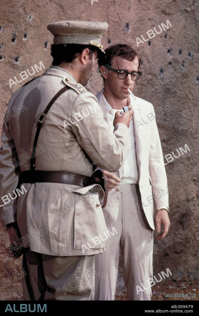 WOODY ALLEN en BANANAS, 1971, dirigida por WOODY ALLEN. Copyright UNITED ARTISTS.
