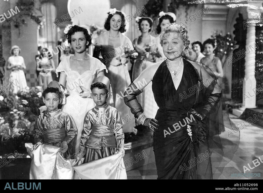 The Rose of Istanbul, German revue film from 1953, based on the operetta of the same name by Leo Fall, directed by Karl Anton, scene with Grethe Weiser as Madame Desiree.