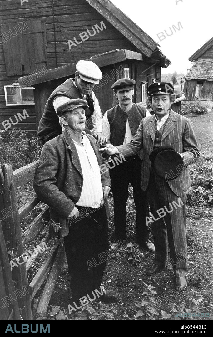 1973-10-10.. DE TRE FRÅN HAPARANDA. TV-serie efter Jolos äventyrsbok i regi av Ulf Andrée.. Sänt första gången 1974-02-14.. Här ses bl. a. skådespelaren Ernst-Hugo Järegård (th).. Foto: Bertil S-son Åberg / RiR / SVT / Kod: 5600. Notis publ. i RiR 45/73 sid. 5.. RiR 20992 sv/v neg.