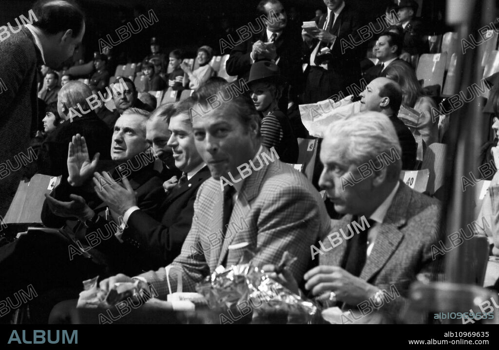 Der goldene Schuss, Spielshow, Germany 1968, Moderation: Vico Torriani, Gaststar: Lex Barker, 24x36swNeg242.