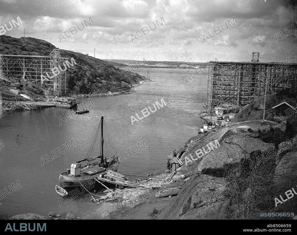 1938. Brobygge. Troligen Skåpesundsbron mellan Tjörn och Orust. Bohuslän.. foto: Thure Christiansson *** Local Caption *** . KAMERAREPORTAGE.