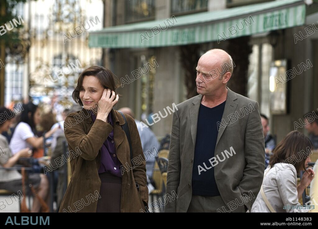 LAURENT GREVILL et Kristin Scott-Thomas. KRISTIN SCOTT THOMAS et LAURENT GREVILL dans IL Y A LONGTEMPS QUE JE T'AIME, 2008, réalisé par PHILIPPE CLAUDEL. Copyright UGC YM / VALLETOUX, THIERRY.