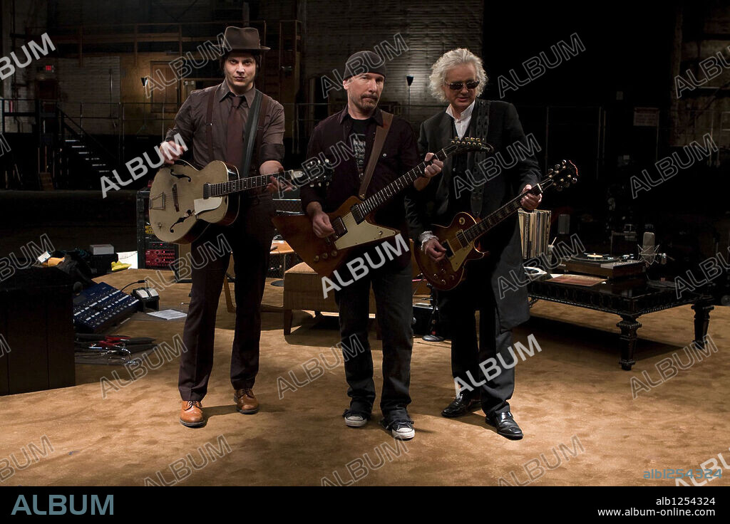 JACK WHITE, JIMMY PAGE and THE EDGE in IT MIGHT GET LOUD, 2008, directed by DAVIS GUGGENHEIM. Copyright SONY PICTURES CLASSICS / LEE, ERIC.