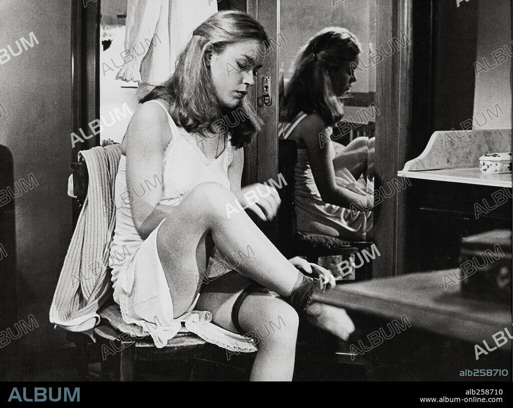 MARIBEL MARTIN en LA CASA GRANDE, 1975, dirigida por FRANCISCO RODRIGUEZ. Copyright PROFILMES.