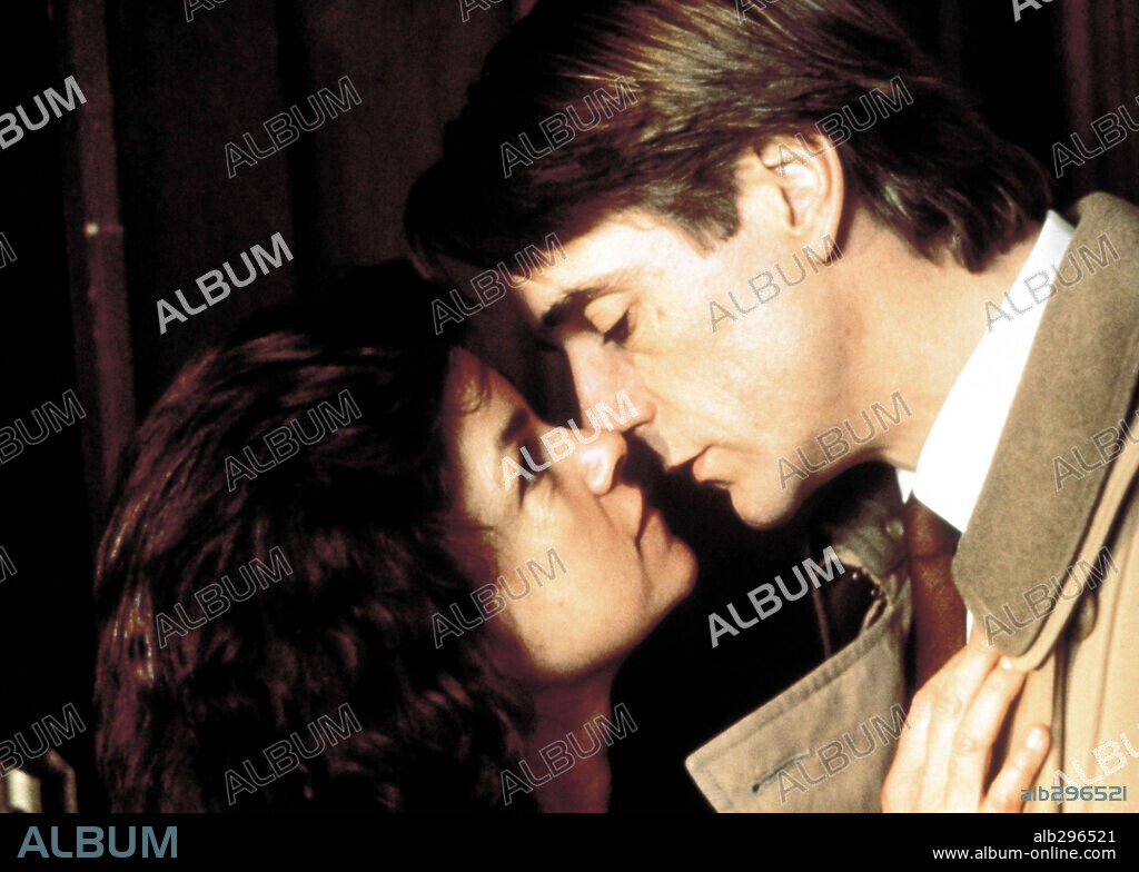 GENEVIEVE BUJOLD und JEREMY IRONS in DIE UNZERTRENNLICHEN, 1988 (DEAD RINGERS), unter der Regie von DAVID CRONENBERG. Copyright Mantle Clinic II.