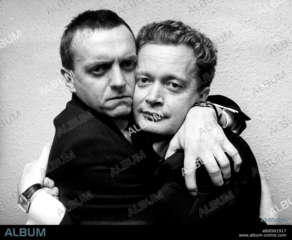 Skådespelaren Ernst-Hugo Järegård med kollegan Jan-Olof Strandberg tv 1966. (c) Per Erik Gustavsson / Sydsvenskan / IBL.