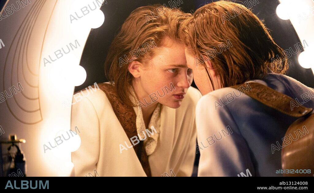 SADIE SINK en O'DESSA, 2025, dirigida por GEREMY JASPER. Copyright Fox Searchlight.
