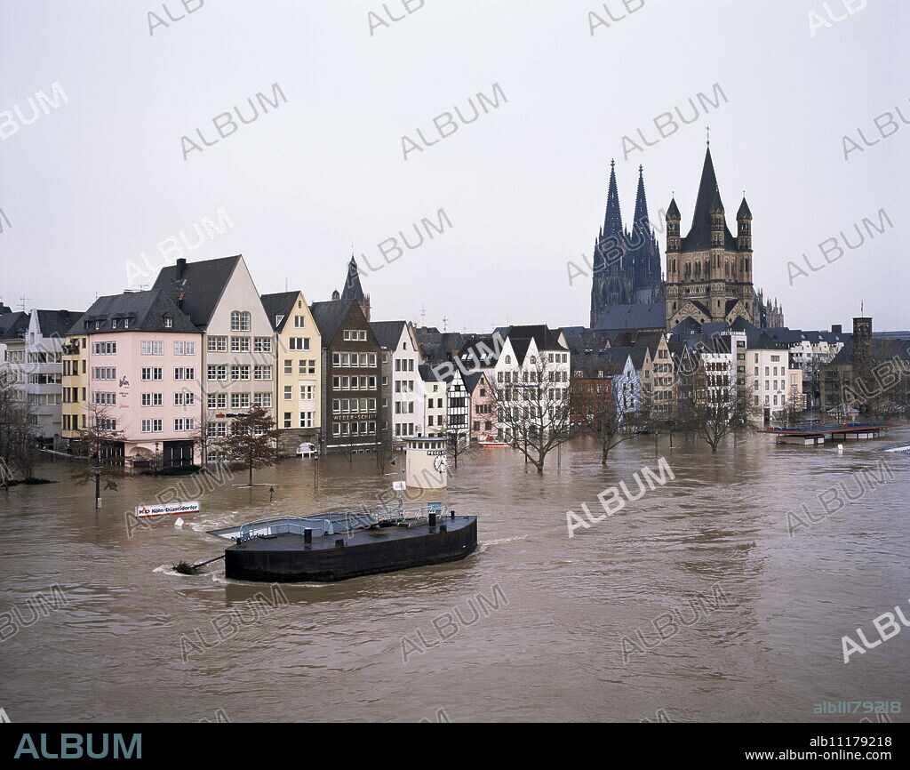 Floods in 1995, River Rhine, Cologne (Koln), Germany, Europe.