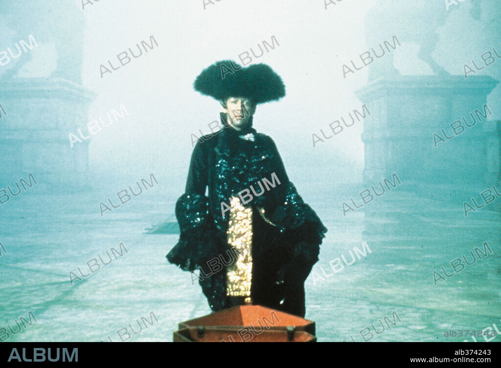 GIACOMO CASANOVA and DONALD SUTHERLAND. DONALD SUTHERLAND in FELLINI'S CASANOVA, 1976 (CASANOVA DI FEDERICO FELLINI), directed by FEDERICO FELLINI. Copyright FAST FILMS/PEA.