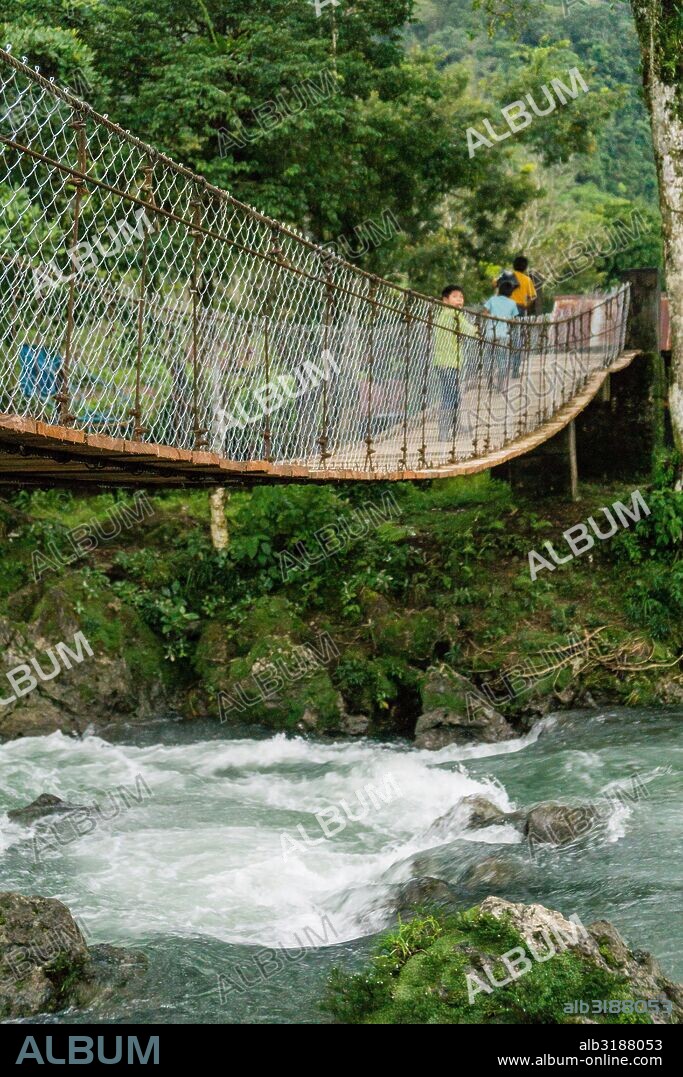 puente sobre el rio Cuatro Chorros,  Lancetillo, La Parroquia, zona Reyna, Quiche, Guatemala, Central America.