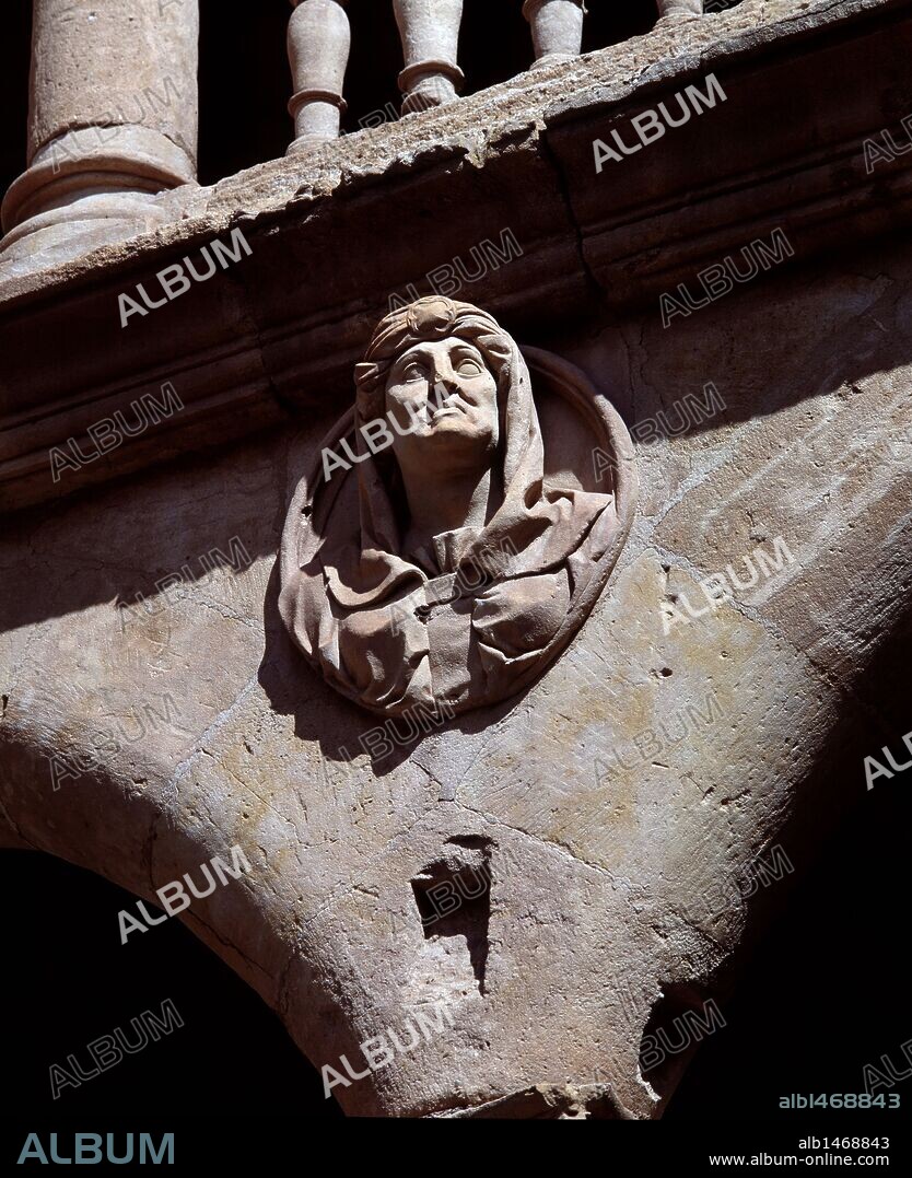 DANTE DURANTE ALIGHIERI ESCRITOR ITALIANO . 1265 - 1321 MEDALLON EN EL CLAUSTRO DEL CONVENTO DE LAS DUEÑAS . SALAMANCA.