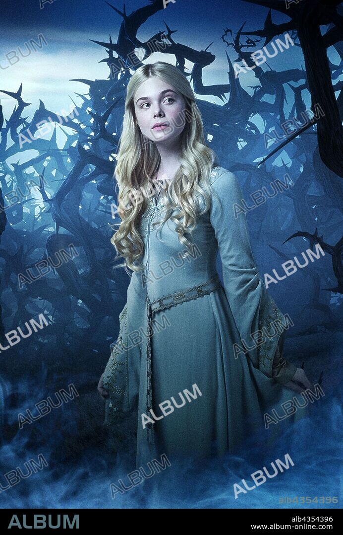 ELLE FANNING en MALEFICA, 2014 (MALEFICENT), dirigida por ROBERT STROMBERG. Copyright MOVING PICTURE COMPANY.