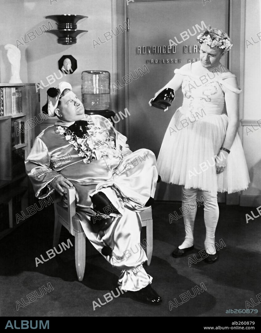 OLIVER HARDY und STAN LAUREL in THE DANCING MASTERS, 1943, unter der Regie von MALCOLM ST. CLAIR. Copyright 20TH CENTURY FOX.
