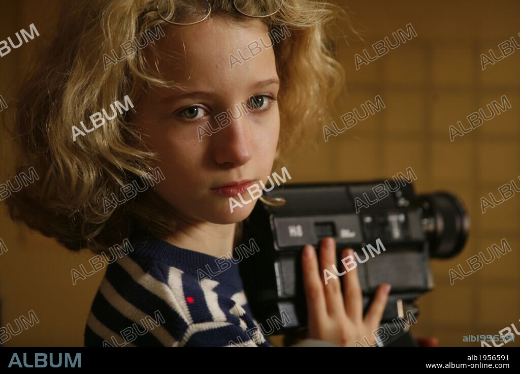 GARANCE LE GUILLERMIC in LE HERISSON, 2009, unter der Regie von MONA ACHACHE. Copyright LES FILMS DES TOURNELLES.