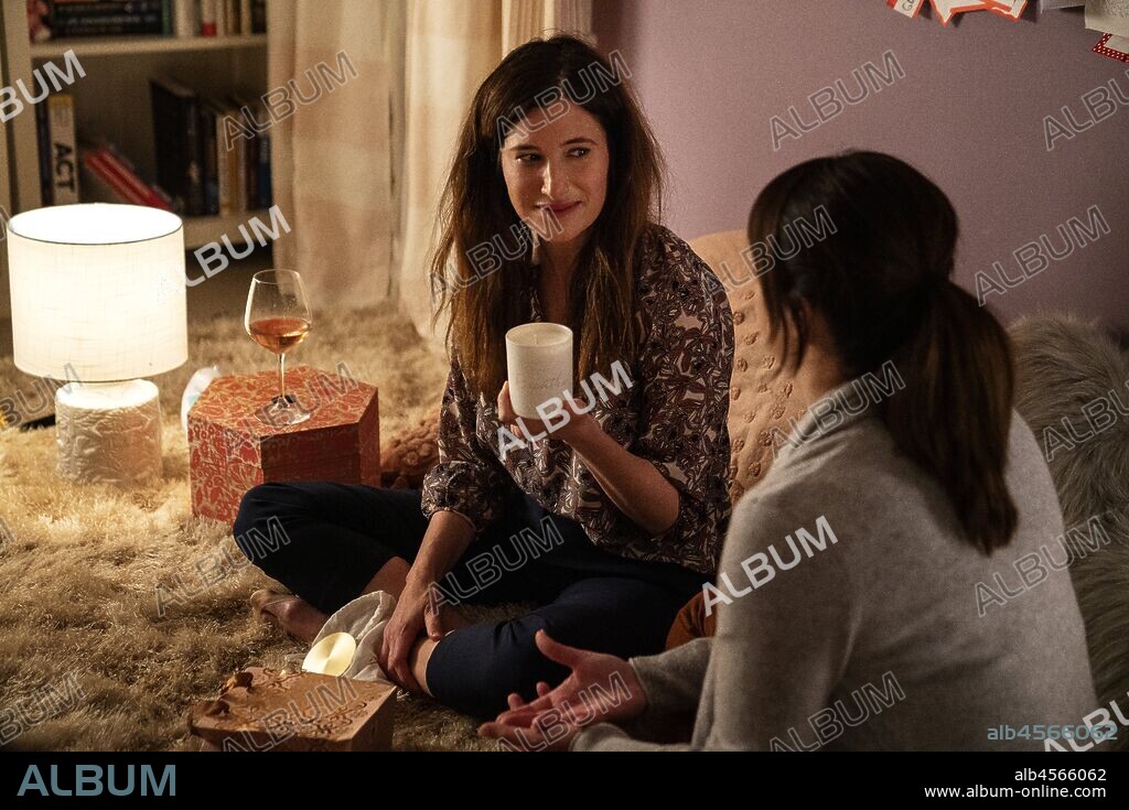 KATHRYN HAHN en LA SEÑORA FLETCHER, 2019 (MRS. FLETCHER), dirigida por TOM PERROTTA. Copyright HOME BOX OFFICE (HBO).