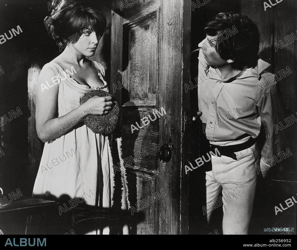 ROMAN POLANSKI und SHARON TATE in THE FEARLESS VAMPIRE KILLERS, 1967, unter der Regie von ROMAN POLANSKI. Copyright Cadre Films/Filmways Pictures.