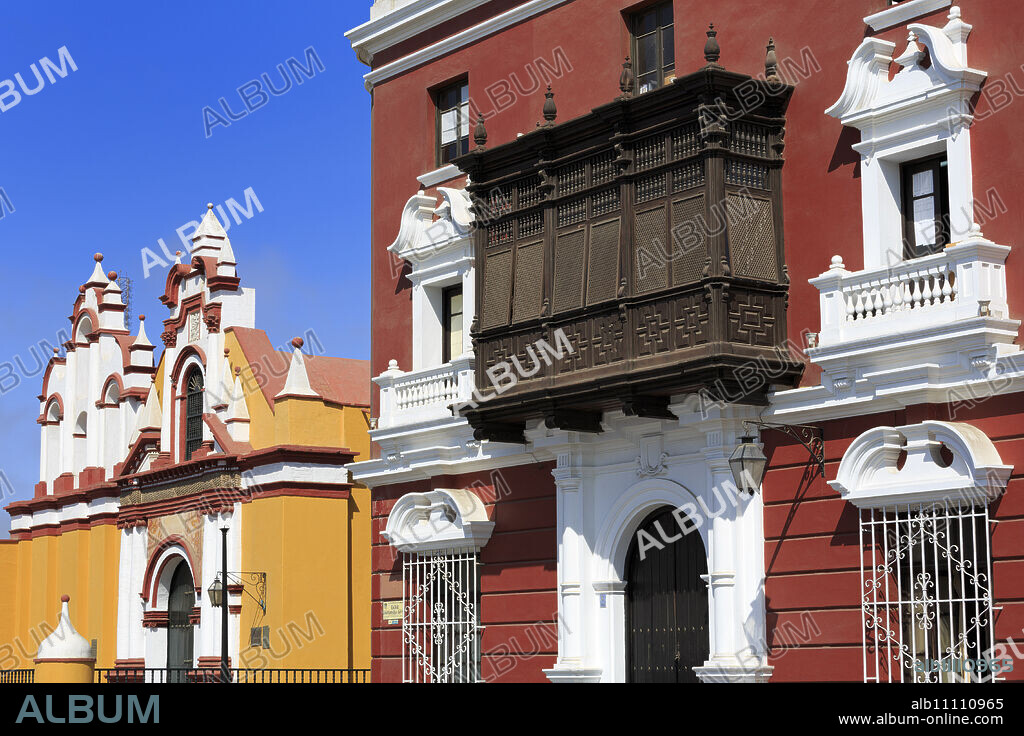 Compania de Jesus Church, Plaza de Armas, Trujillo, Peru, South America.