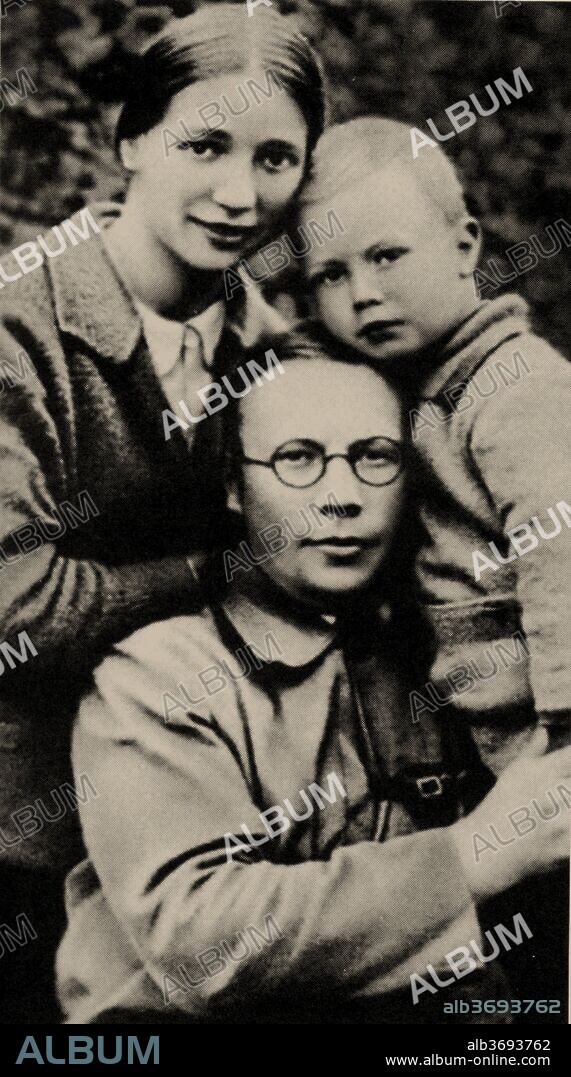 ANONYMOUS. Nikolay Alexeyevich Zabolotsky (1903-1958) with wife Fkaterina and Son Nikita.
