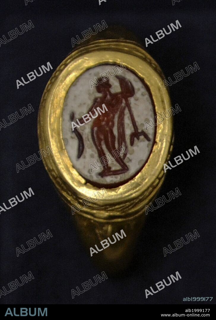 MITOLOGIA CLASICA. DIOS NEPTUNO, divinidad de los mares. Representación en un anillo. Museo de Bellas Artes. Budapest. Hungría.