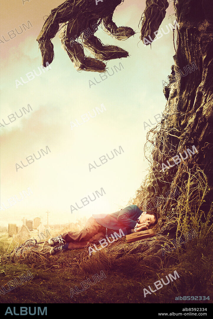 Poster de UN MONSTRUO VIENE A VERME, 2016 (A MONSTER CALLS), dirigida por JUAN ANTONIO BAYONA. Copyright APACHES ENT/LA TRINI/PARTICIPANT MEDIA/RIVER ROAD ENT.