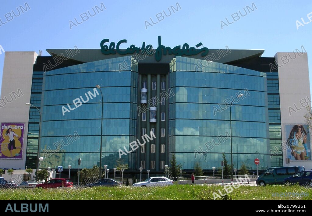 FACHADA DEL CORTE INGLES DE SANCHINARRO.