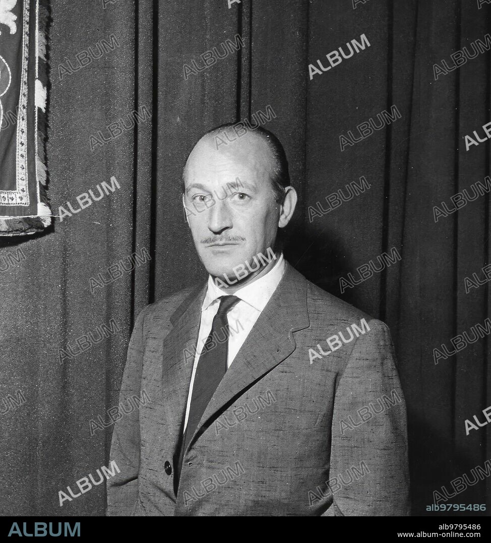 1961. Retrato de Mingote, por Álvaro García Pelayo.