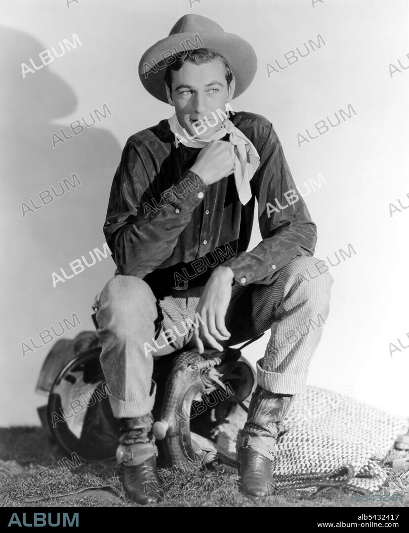 GARY COOPER in THE TEXAN, 1930, directed by JOHN CROMWELL. Copyright PARAMOUNT PICTURES.