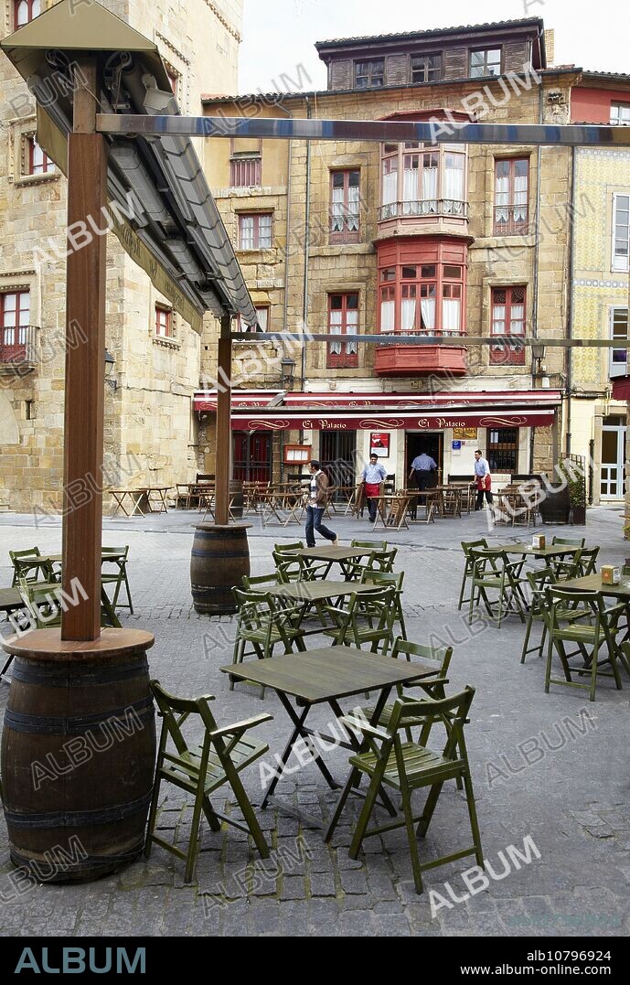 Bar, Plaza del Marqués, Cimadevilla, Gijon Asturias Spain.