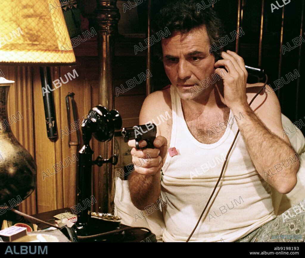 PETER FALK in DER SCHMALSPURSCHNÜFFLER, 1978 (THE CHEAP DETECTIVE), unter der Regie von ROBERT MOORE. Copyright COLUMBIA/EMI/WARNER.