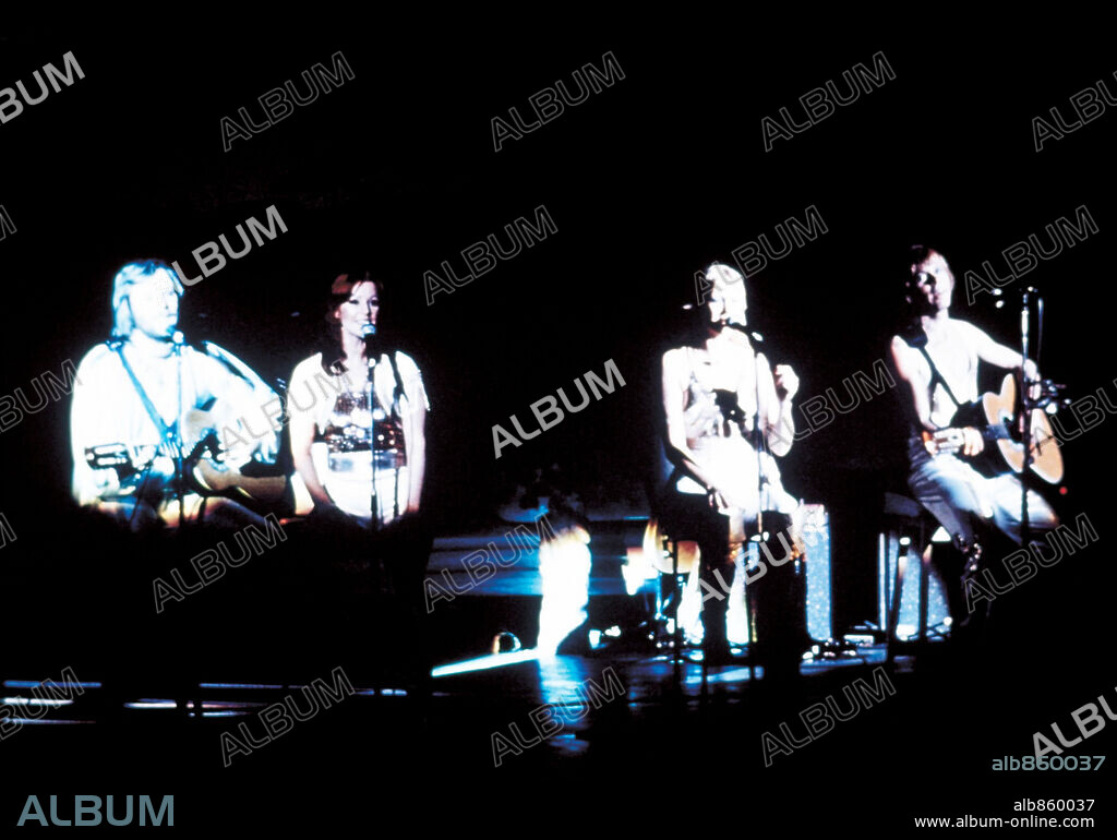 Abba in ABBA: THE MOVIE, 1977, unter der Regie von LASSE HALLSTROM. Copyright WARNER BROTHERS.