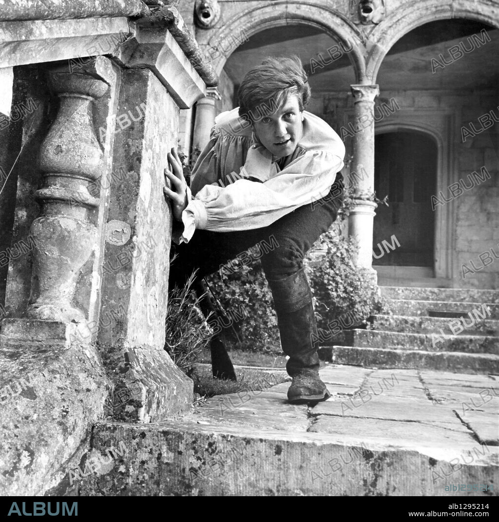 ALBERT FINNEY in TOM JONES, 1963, directed by TONY RICHARDSON. Copyright UNITED ARTISTS/WOODFAL.