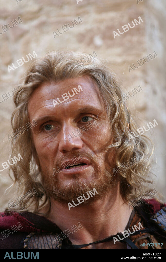 DOLPH LUNDGREN en EN BUSCA DE LA TUMBA DE CRISTO, 2006 (L' INCHIESTA), dirigida por GIULIO BASE. Copyright ITALIAN INTERNATIONAL FILM/ENRIQUE CEREZO PRODUCCIONES CINEM.