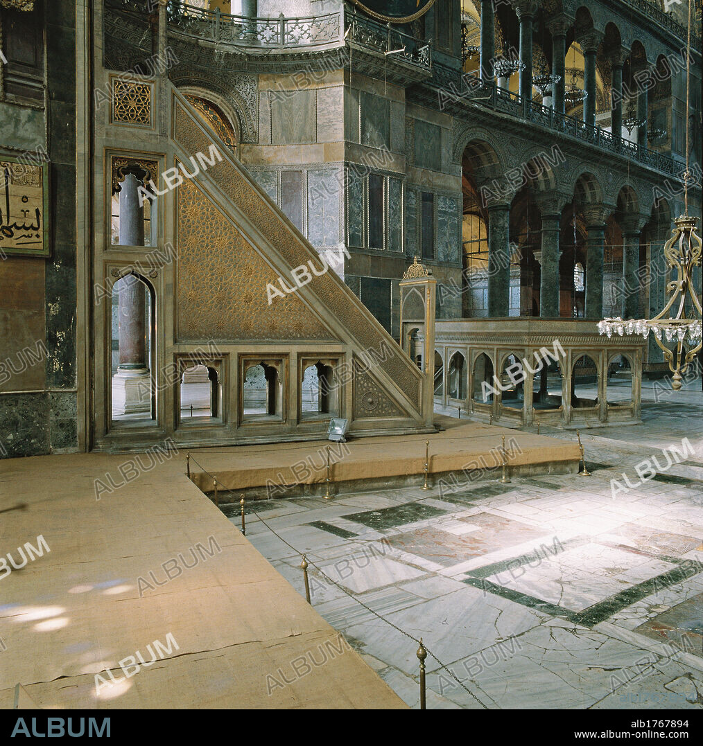 Haghia Sofia Basilica, by Isidore of Miletus known as Isidore of Miletus the Older, 532-537 ante, 6th Century,. Turkey, Istanbul, Istanbul, Hagia Sofia Basilica. Detail. View of the Minbar from the Mirab marble floor intarsia polychrome marbles arches, photo 2009.