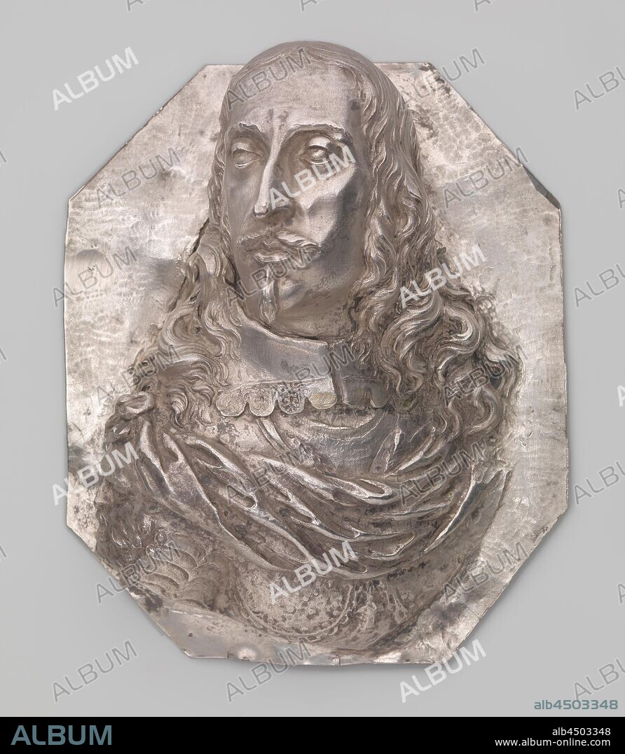 Silver plaque by Archduke Leopold Wilhelm of Habsburg (1614-1662), On an octagonal plate the bust of Archduke Leopold Wilhelm of Habsburg, high relief. Right shoulder forward, long curly hair, mustache and goatee, wears armor depicting a face on the right shoulder, a knotted sash from one shoulder to the other. On a chain he carries the cross of the German order (of which Wilhelm von Habsburg was the grandmaster since 1642). Marked, l.o .: J (almost illegible), Southern Netherlands, Leopold Willem van Oostenrijk, Mattheus Melijn (manner of), Zuid-Nederland, c. 1650, silver (metal), ebony (wood), forging, h 16.8 cm × w 13.8 cm × t 6.3 cm × w 283 gr.