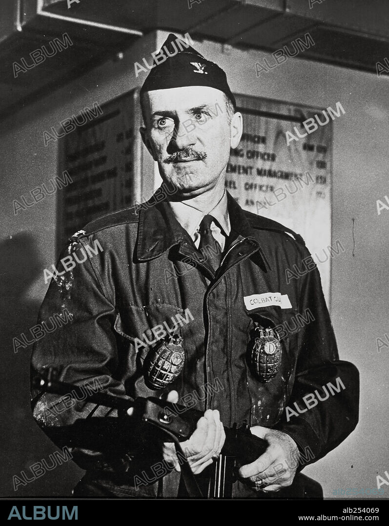 KEENAN WYNN in DR. STRANGELOVE OR: HOW I LEARNED TO STOP WORRYING AND LOVE THE BOMB, 1964, directed by STANLEY KUBRICK. Copyright HAWK FILMS PROD/COLUMBIA.