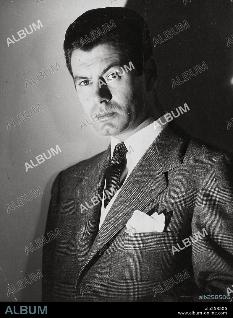 JOSE SUAREZ in MAIN STREET, 1956 (CALLE MAYOR), directed by JUAN ANTONIO BARDEM. Copyright SUEVIA FILMS-CESAREO GONZALEZ/GUION  PROD. CINEMATOGRAFICAS.