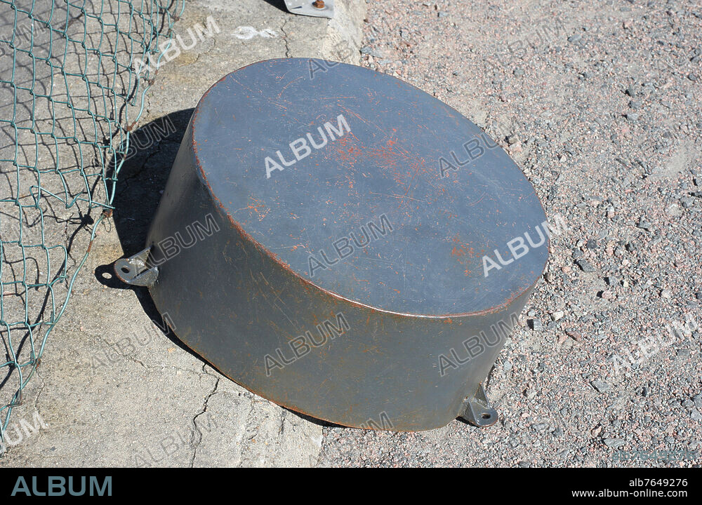 Blechverschluß für die Mündung des 38 cm, Geschützes Norwegen. Atlantikwall. Küstenbatterie.