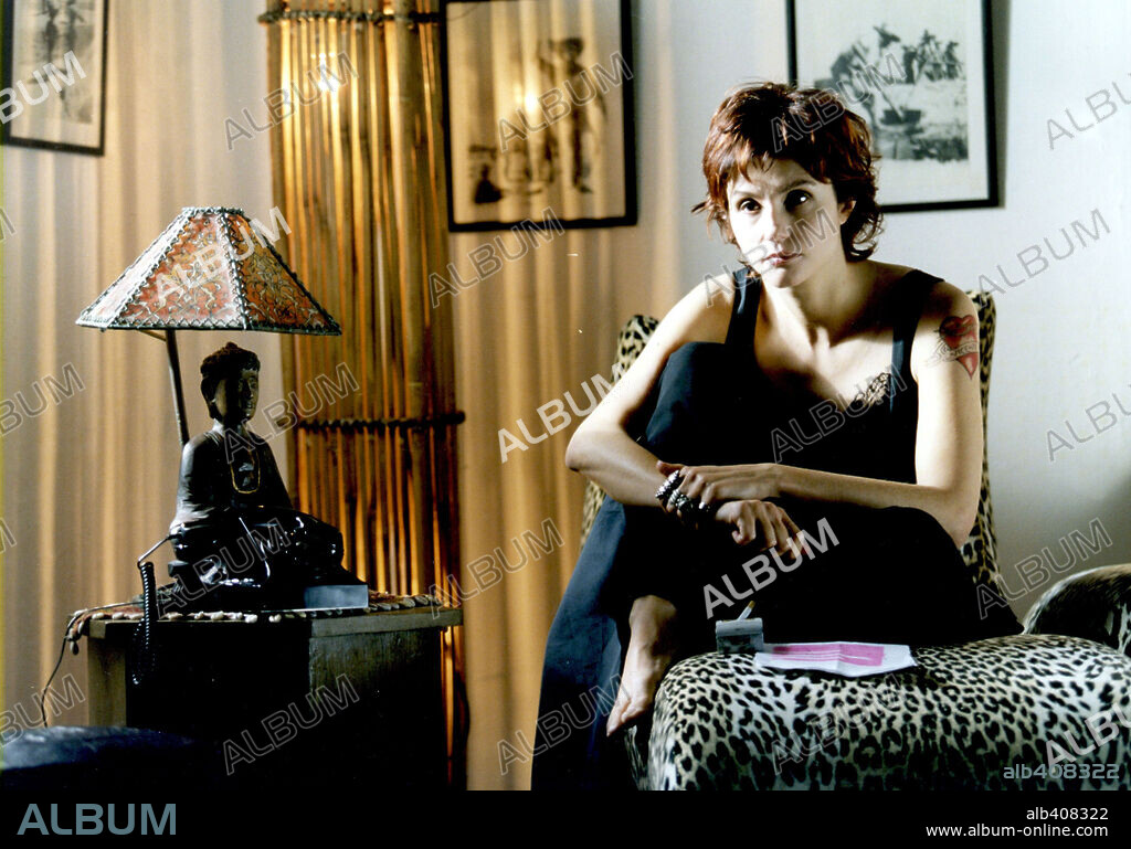 ALESSANDRA MARTINES in AMNESIA, 2002, directed by GABRIELE SALVATORES. Copyright COLORADO FILM PRODUCTION/ALQUIMIA CINEMA / PUCCIO, MORIS.