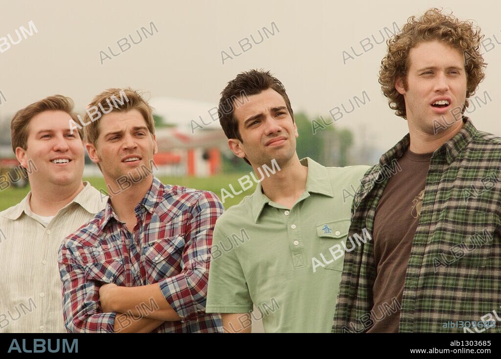 JAY BARUCHEL, MIKE VOGEL, NATE TORRENCE and T. J MILLER in SHE'S OUT OF MY LEAGUE, 2010, directed by JIM FIELD SMITH. Copyright DREAMWORKS SKG/MOSAIC MEDIA GROUP.