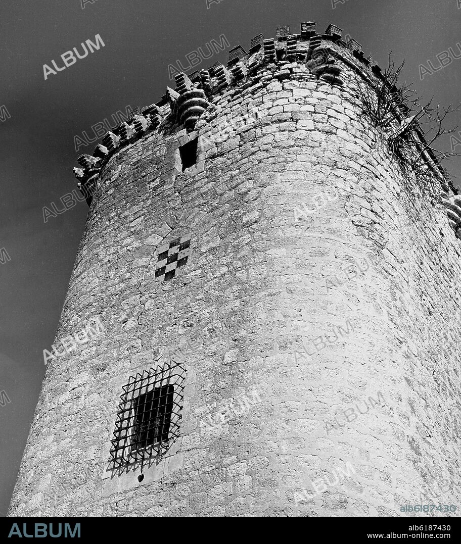 TORRE DE EBOLI O TORREON DEL CASTILLO DE PINTO - SIGLO XIV - FOTOGRAFIA EN BLANCO Y NEGRO - AÑOS 60.