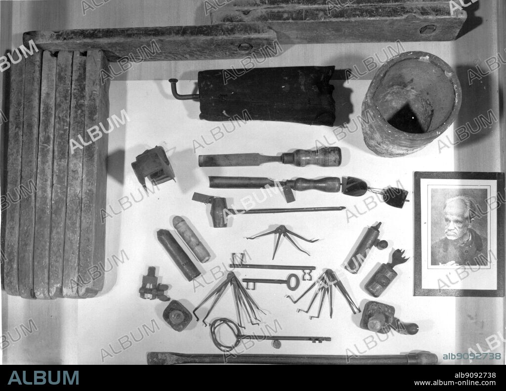 Charles Peace 1832-79 the tools including a collapsible ladder and a false arm used by the burglar and murderer.