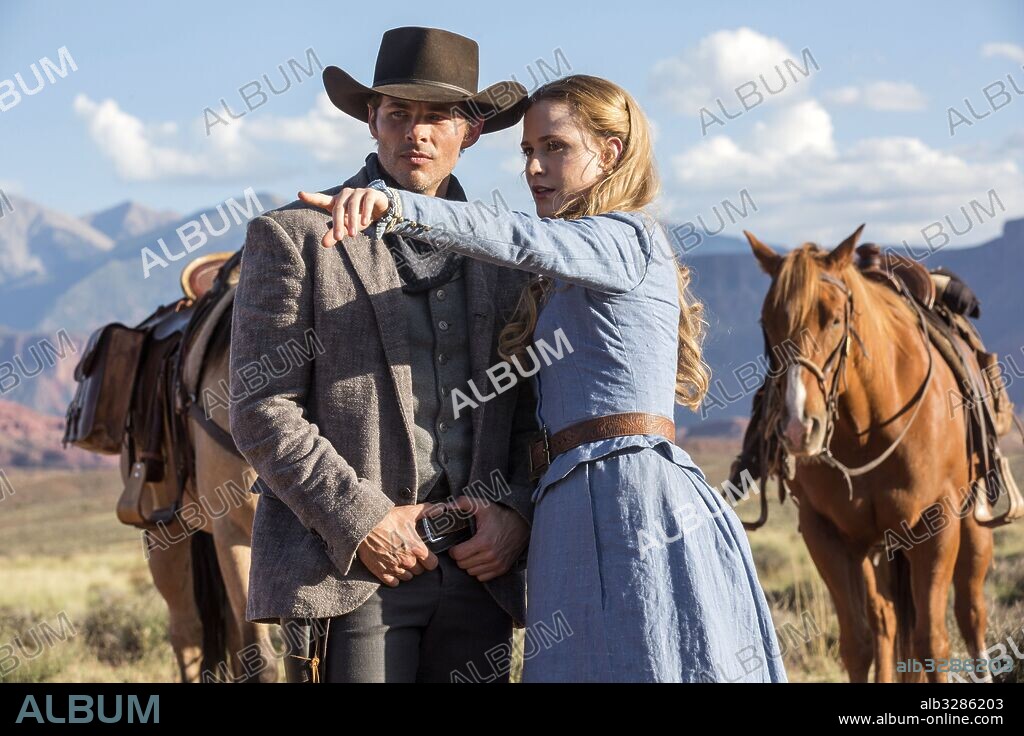 EVAN RACHEL WOOD und JAMES MARSDEN in WESTWORLD, 2016, unter der Regie von JONATHAN NOLAN. Copyright WARNER BROS. TELEVISION. Season 1.