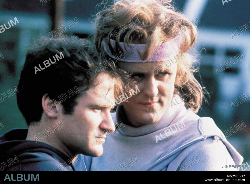 JOHN LITHGOW and ROBIN WILLIAMS in THE WORLD ACCORDING TO GARP, 1982, directed by GEORGE ROY HILL. Copyright WARNER BROTHERS.