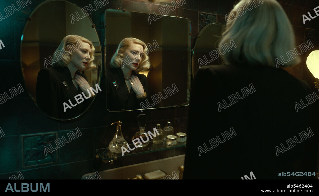 CATE BLANCHETT en EL CALLEJON DE LAS ALMAS PERDIDAS, 2021 (NIGHTMARE ALLEY), dirigida por GUILLERMO DEL TORO. Copyright Fox Searchlight Pictures/Double Dare You (DDY).