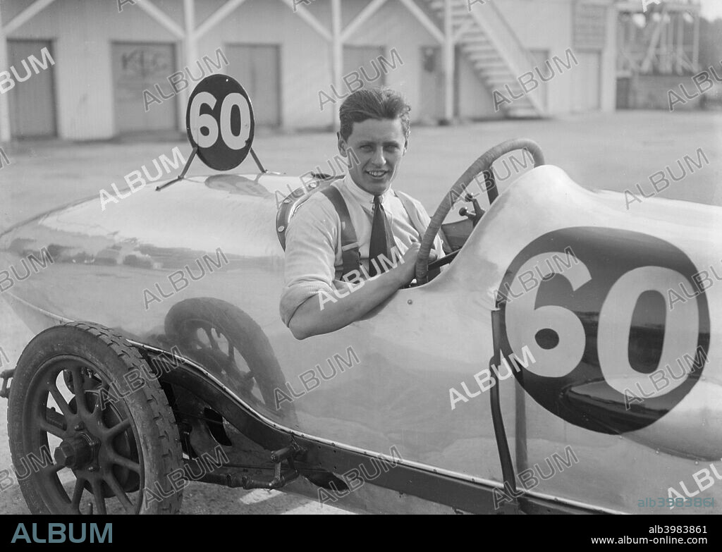 Aston Martin 3 1486 cc.  Event Entry No: 60 Driver: Kensington Moir, H. Place: Brooklands.  J.C.C. 200-mile Race. Date: 22.10.21.
